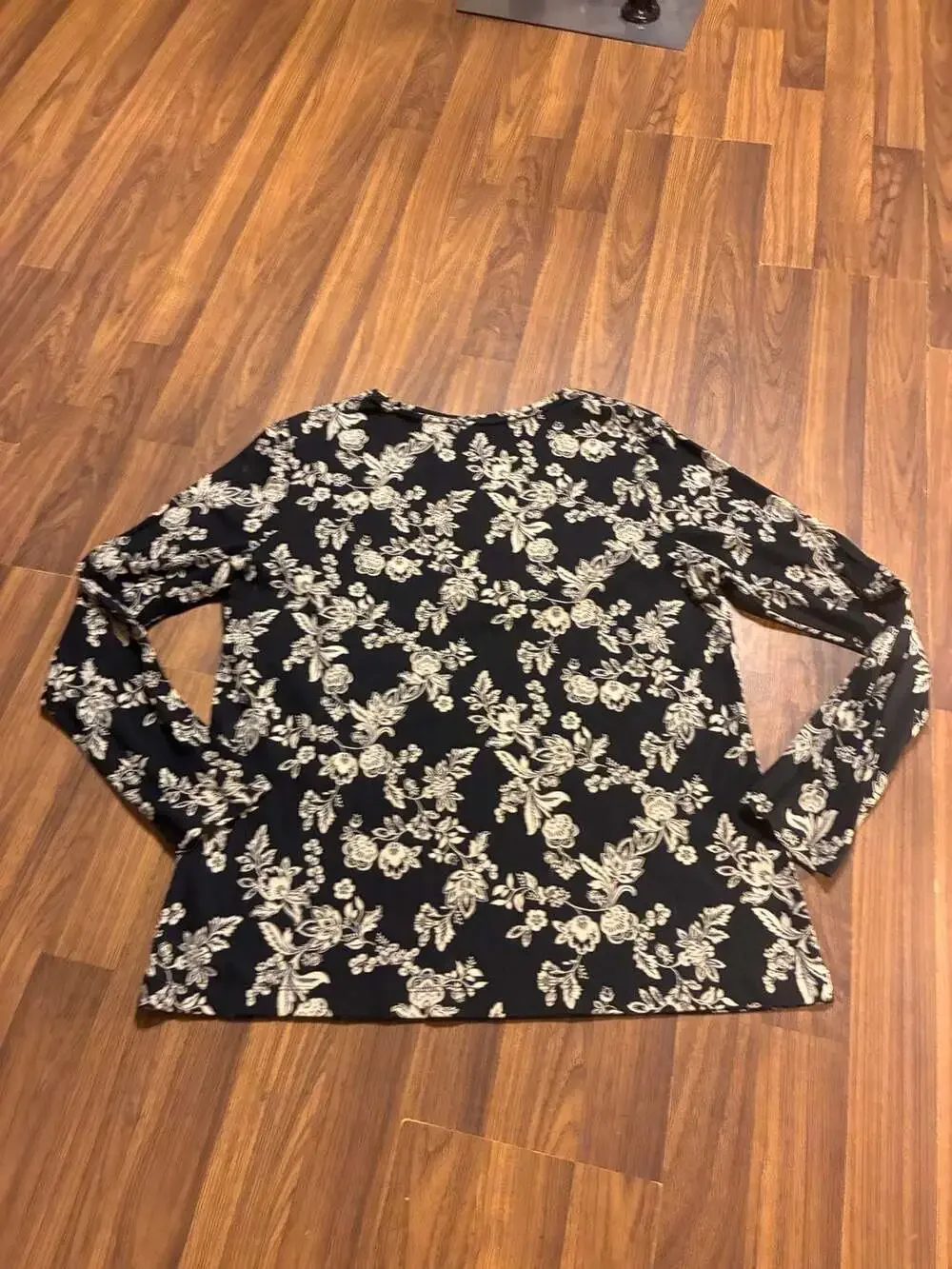Croft & Barrow The Classic Tee Women's Long Sleeve Floral Shirt Size L - Picture 3 of 3